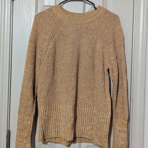 Light Yellow Universal Thread Sweater Size M NWT - Picture 1 of 3